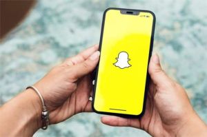 kamera AI Snapchat mengenali ekspresi wajah dan menampilkan filter sesuai suasana hati