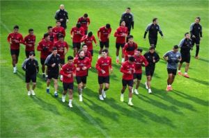 pemain Timnas Indonesia berlatih keras dengan fokus tinggi menjelang kualifikasi Piala Asia