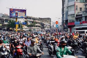 urbanisasi tinggi dan desa yang ditinggalkan penduduk mudanya