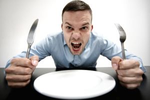 Bagaimana cara membedakan lapar dan lapar emosional?