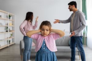 Apa pengaruh trauma masa kecil terhadap kehidupan dewasa?