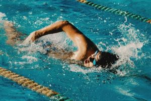 Tips Menjaga Konsistensi Latihan Renang