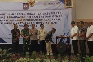 Kemendagri Larang Ormas Pakai Seragam Menyerupai Aparat TNI-Polri