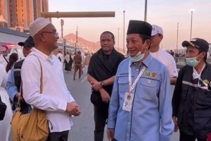 Khidmat dan Tertib, Jamaah Haji Melaksanakan Pelemparan Jumrah Hari ke Dua di Mina