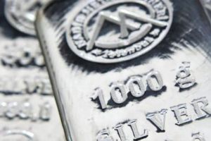 Harga Emas Dianggap Kemahalan, Kini Perak Jadi Incaran Warga RI