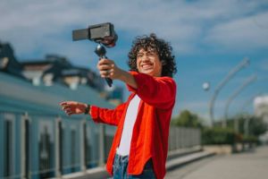 Dari PHK ke Pundi-Pundi Cuan: Kenapa Jadi Influencer Kini Lebih Menjanjikan dari Pekerjaan Kantoran?
