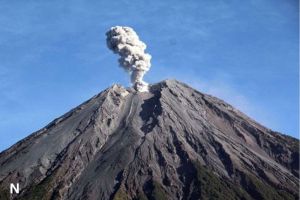 Aktivitas Banjir Lahar Gunung Semeru: Tercatat 5 Jam Lebih pada Malam Jumat