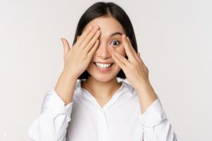 Kamu Harus Tahu Mata Kita Sebenarnya Melihat Gambar Terbalik — Otak yang Membaliknya