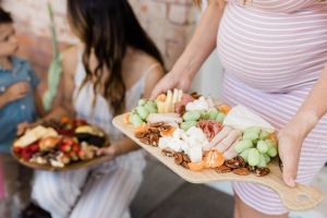 Pantangan Makanan dan Minuman yang Tidak Boleh Dikonsumsi Ibu Hamil