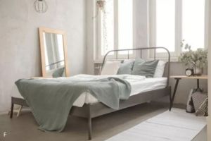 Mengapa Cermin Tidak Boleh Menghadap Tempat Tidur?
