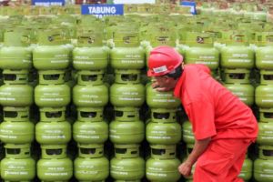 Tagar #IndonesiaGelap Sedang Ramai Di media Sosial , Dipicu Krisis Gas, PHK dan Isu Danantara