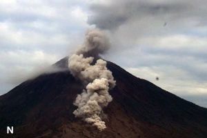 Gunung Semeru Meletus Lima Kali pada Rabu Pagi, Letusan Tercatat Hingga 1.000 Meter