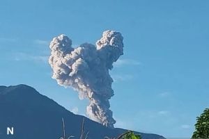 Erupsi Gunung Marapi pada Rabu Pagi: Dentuman Terdengar Hingga Bukittinggi