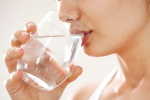 Minum Air Hangat Setelah Bangun Tidur Bisa Bantu Detoks Alami