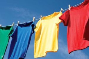 Kenapa Sinar Matahari Membuat Warna Pakaian Pudar?