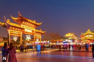 Gelombang Pariwisata Malam di China: Mengatasi Teriknya Musim Panas