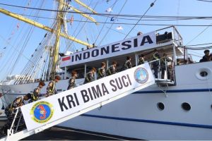 KRI Bima Suci Berlayar