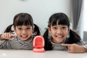 Panduan Menjaga Kerapian Gigi Anak Sejak Dini Tanpa Pemasangan Kawat Gigi