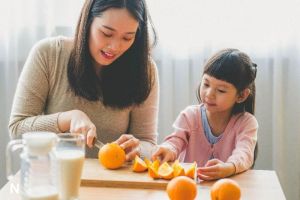 Perilaku Makan Orang Tua Berpengaruh pada Kebiasaan Makan Anak 🍽️👨‍👩‍👧‍👦