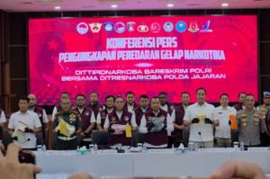 alarm_merah_polri_sita_hampir_200_ton_narkoba_di_2025_skalanya_sudah_jadi_ancaman_keamanan_nasional