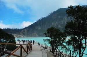 petualangan_terbaik_wisata_bandung_temukan_indahnya_alam_lembang_kawah_putih_dukung_wisata_berkelanjutan