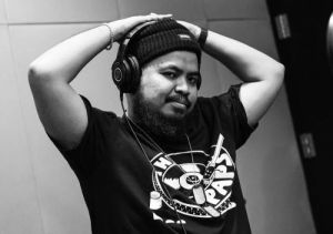 Rigen Rakelna: Dari Stand Up Comedy ke Layar Lebar, Jejak Emas Sang Komedian Serba Bisa