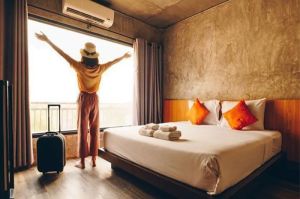 Me Time Tanpa Khawatir: 7 Tips Aman Staycation Sendirian di Hotel