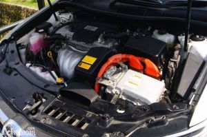 cara merawat aki mobil hybrid