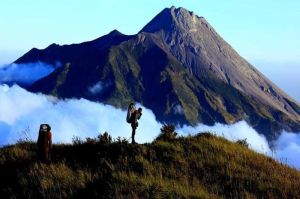 GILA! Jalur Pendakian Gunung Merbabu Ditutup 2 Bulan Karena Cuaca Ekstrem, Ini Dampaknya untuk Kamu!