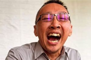 Permadi Arya, Sang Penghujat Islam, Menganjurkan Mualaf untuk Makan Babi agar Kembali Pintar dan Kembali ke Agama Semula