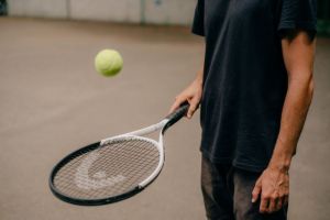 Cara Melakukan Servis yang Sempurna dalam Tenis