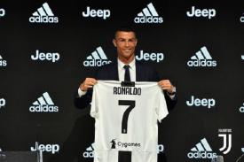 Resmi Berseragam Juventus, Ronaldo: Saya Akan Bawa ke Level Lebih Tinggi