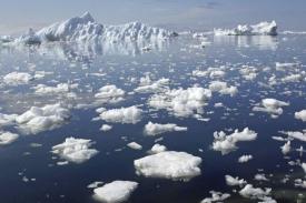 Lengkungan Es Mencair Lebih Cepat Dibanding Perkiraan di Arktik
