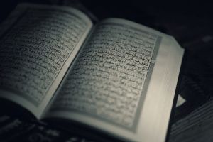Kisah Misterius Al-Quran Kajian tentang Ayat-Ayat yang Menyimpan Makna Tersembunyi