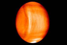Venus Berputar makin Lambat