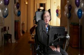 Stephen Hawking Mengatakan Kebijakan Iklim Trump Bisa "Mendorong Bumi di Atas Garis"