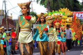 Keriangan Warga Bandung dalam Karnaval Kemerdekaan Pesona Parahyangan 2017