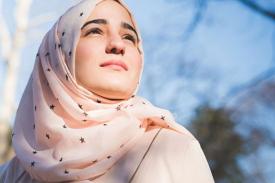 Penyebab Timbulnya Masalah Rambut Saat Menggunakan Hijab