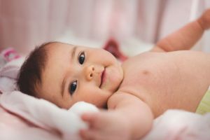 Apakah Bedak Aman Digunakan Pada Bayi?
