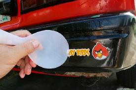 5 Tips Bersihkan Stiker Pada Kaca Mobil
