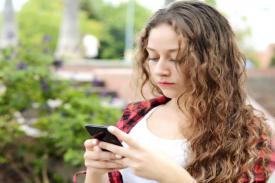 Pengalaman Negatif di Media Sosial Dapat Meningkatkan Risiko Depresi