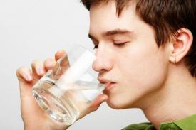 Siapa Sangka Inilah 5 Manfaat Rutin Minum Air Putih