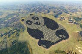 China Telah Membangun Pertanian Solar 250-Acre Berbentuk Seperti Panda Raksasa
