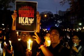Ribuan Lilin di Kota Bandung untuk Indonesia yang Damai Bukan untuk Ahok