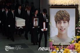 Pemakaman Jonghyun SHINee Penuh Kesedihan
