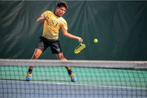 Teknik Smash dalam Tenis Cara yang Tepat untuk Meningkatkan Performa Anda