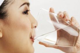 Manfaat Minum Air Putih Saat Bangun Pagi Hari