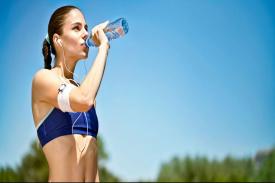 Berapa Banyak Minum Air Saat Olahraga