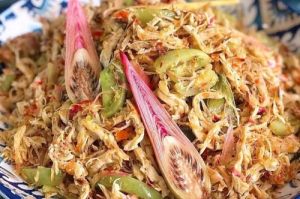 Cara Membuat Ayam Suwir Kecombrang: Resep Makan Siang Praktis dari Kuliner Indonesia