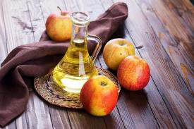 Cuka Apel dan 4 Campuran Bahan Alami ini Ampuh Basmi Ketombe
